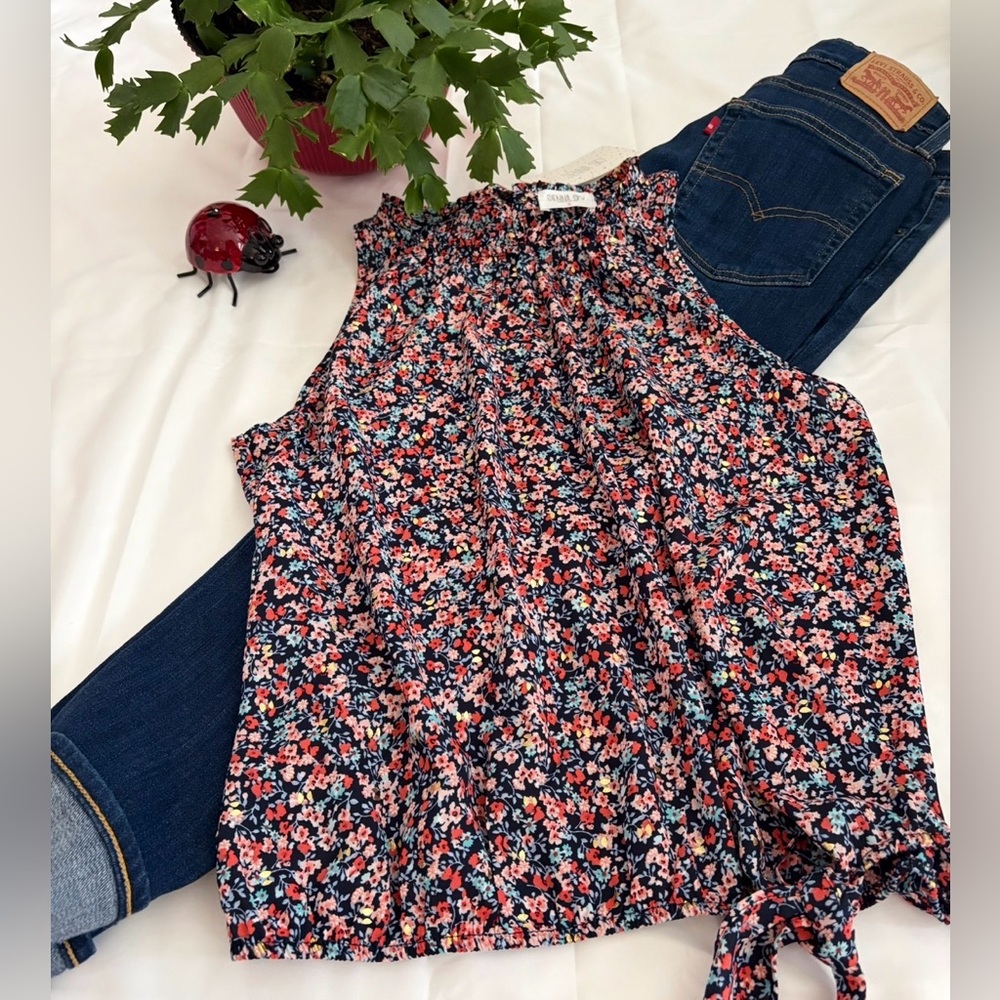 SIENNA SKY Navy Floral Sleeveless Flowy Fit Tie Blouse NWT~S Back Neck Button